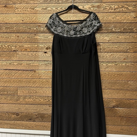 R&M Richards Beaded Bodice Long Evening Gown Size 20 - Picture 4 of 7